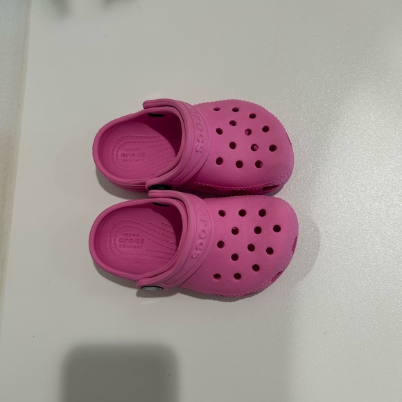 Pink Toddler Crocs - Picture 4 of 5